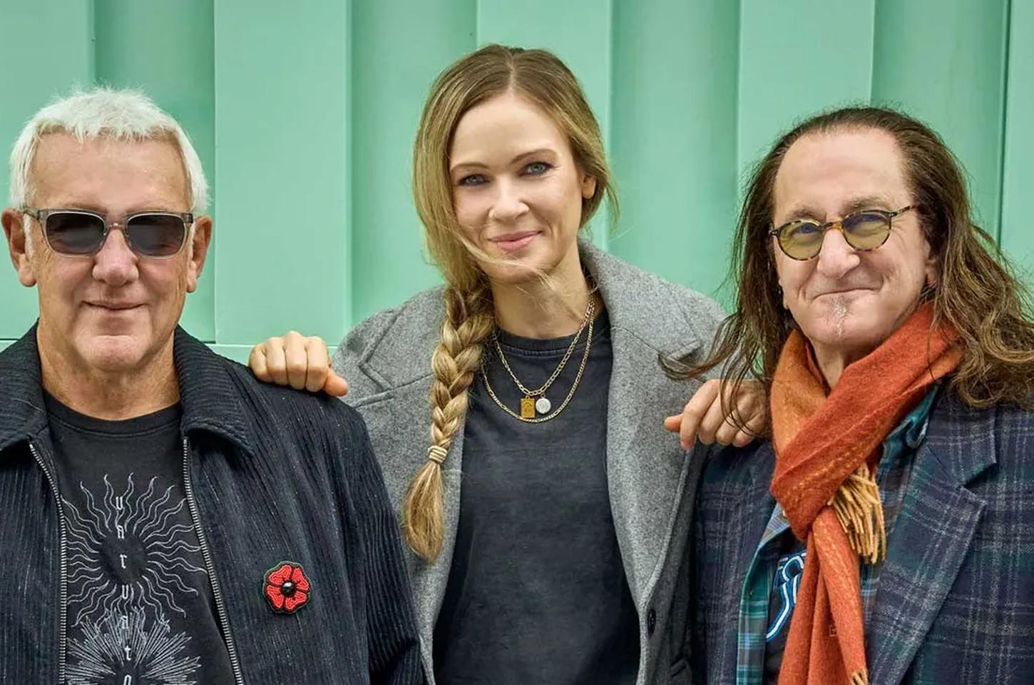 Geddy Lee fala sobre turnê do Rush e admite melancolia ao perder contato visual com nova baterista
