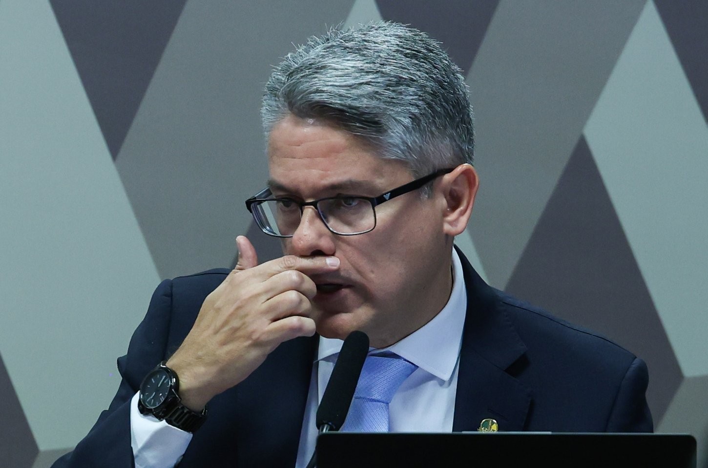 Gilmar Mendes pede investigação contra senador após pedido de indiciamento