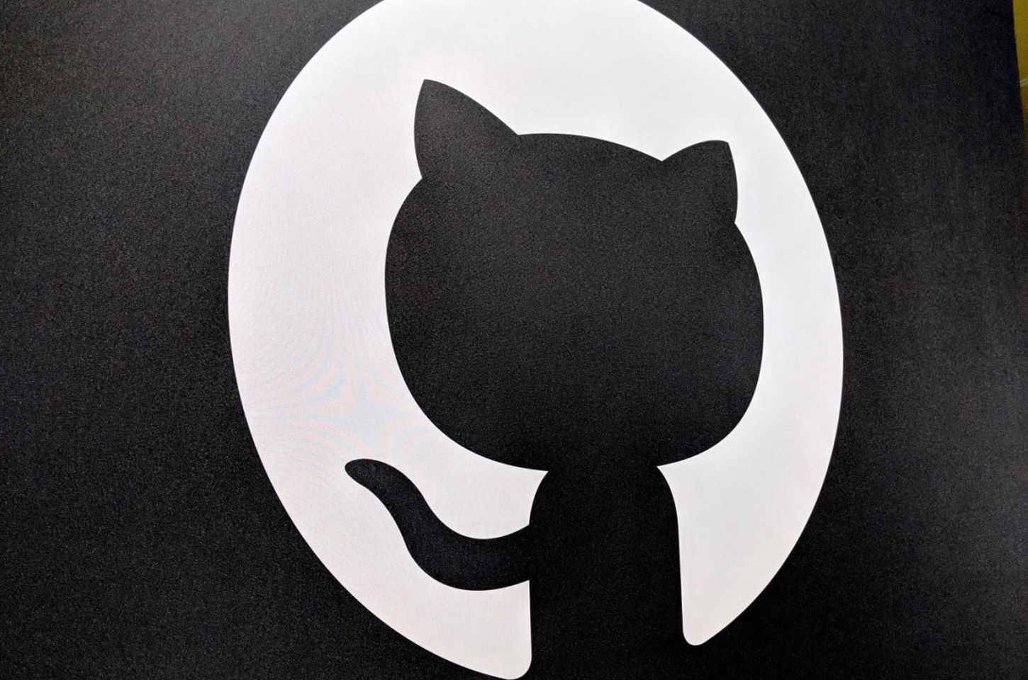 GitHub sofre ataque hacker e dados de 3.800 repositórios são roubados