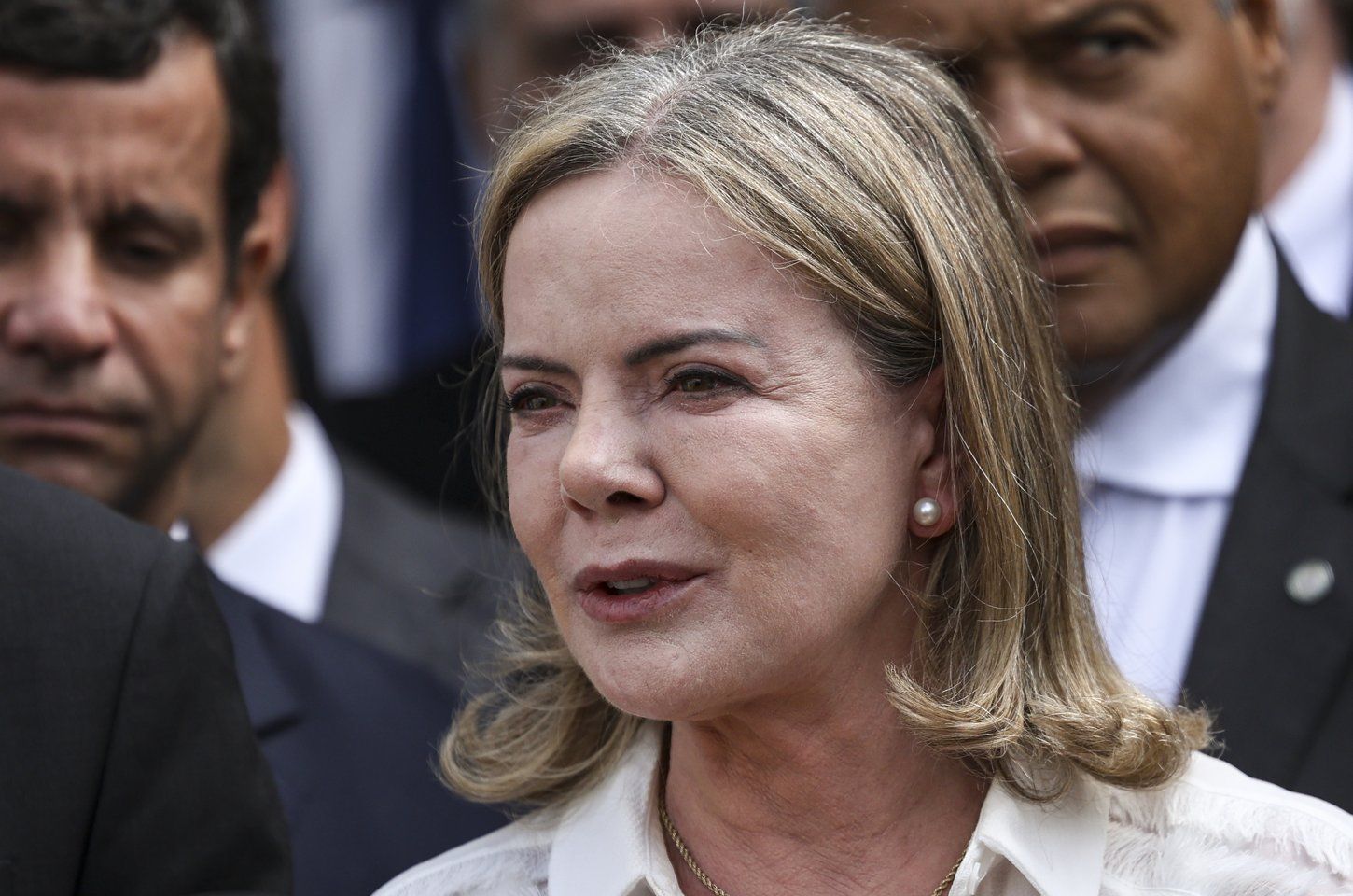 Gleisi Hoffmann deixa secretaria para concorrer ao Senado