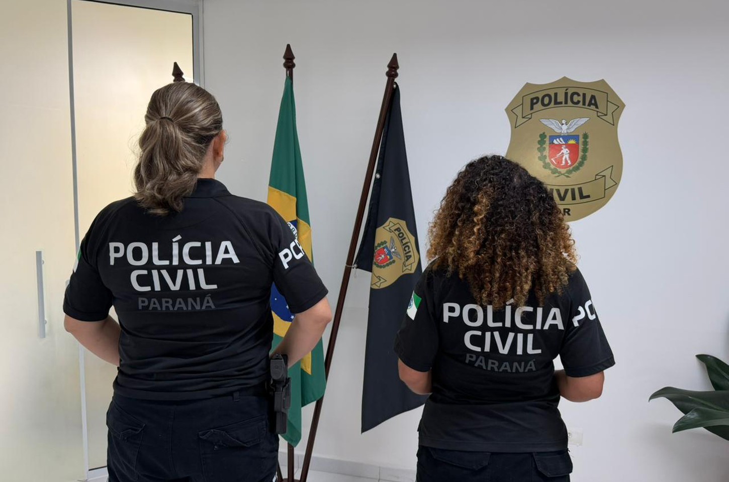 Golpe do falso aluguel rende R$ 100 mil e leva mulher à prisão no litoral