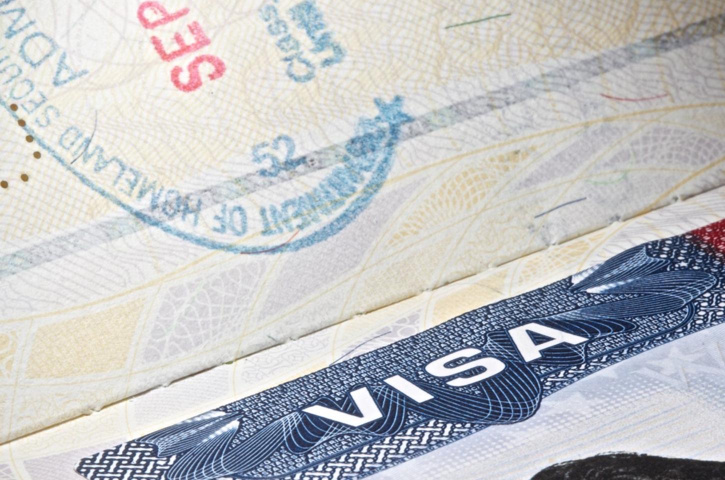 Google e Apple alertam funcionários sobre atrasos em vistos H-1B