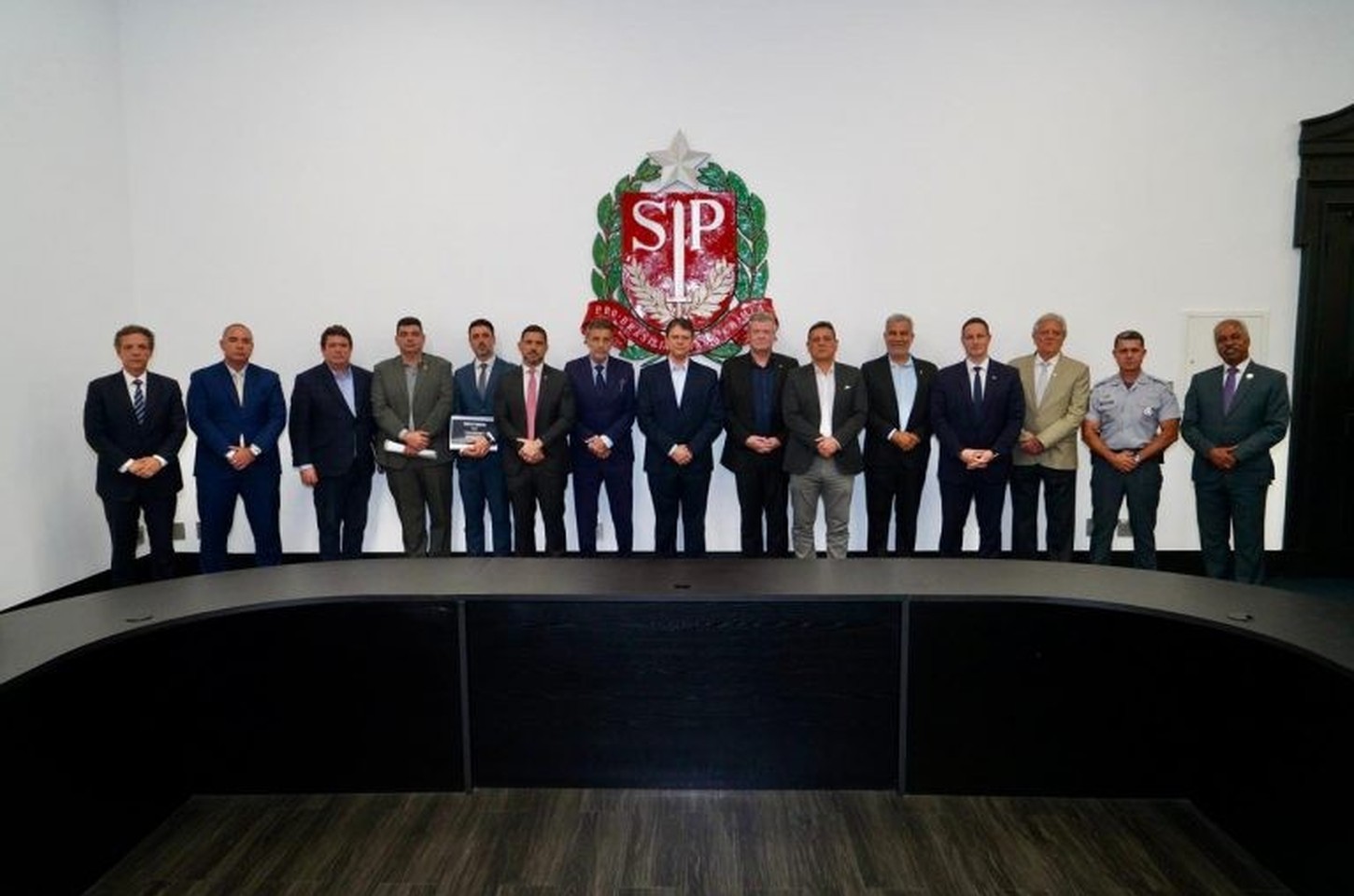 Governador Tarcísio debate valorização policial em reunião no Palácio