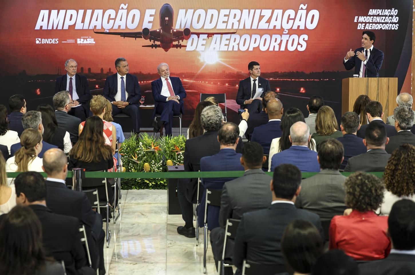 Governo anuncia R$ 5,7 bilhões para modernizar 11 aeroportos no Brasil