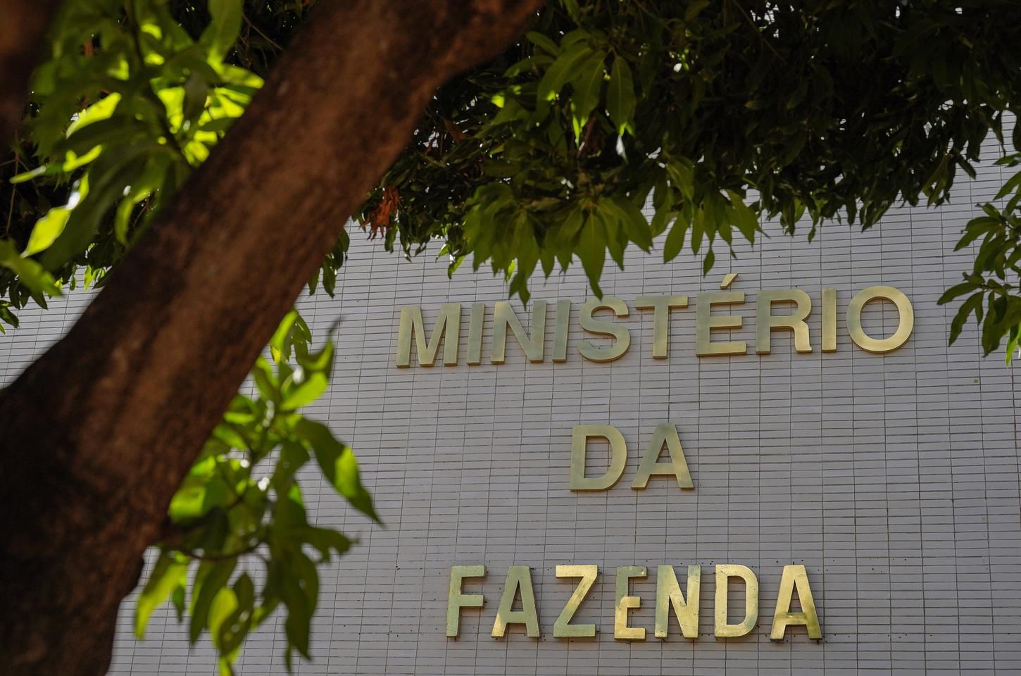 Governo cria regra para estatais em crise evitarem dependência do Tesouro