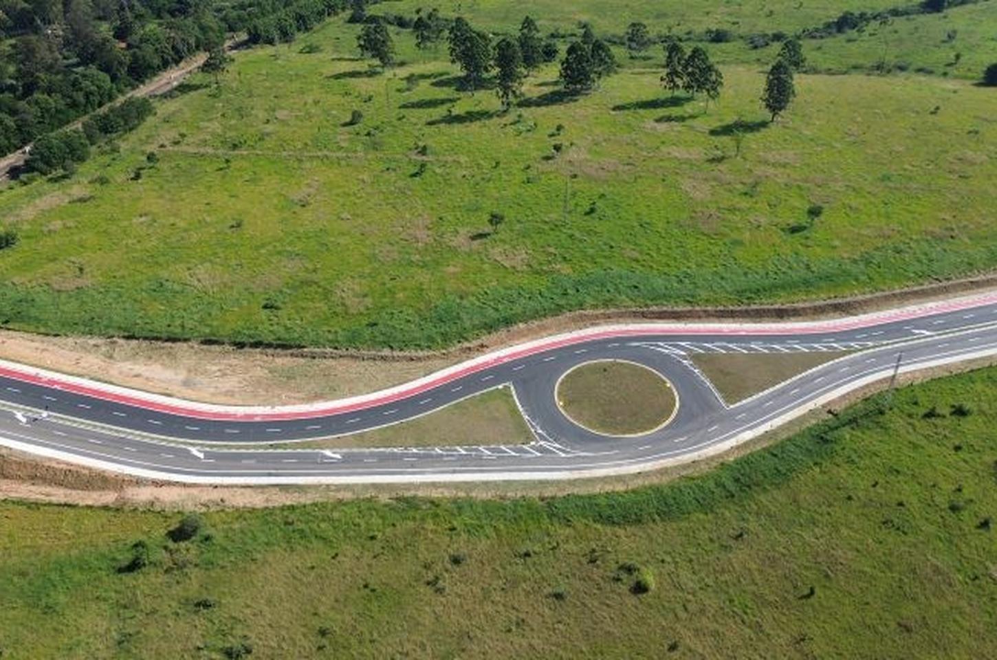 Governo de SP entrega via estrutural em Pindamonhangaba com investimento de R$ 26 milhões