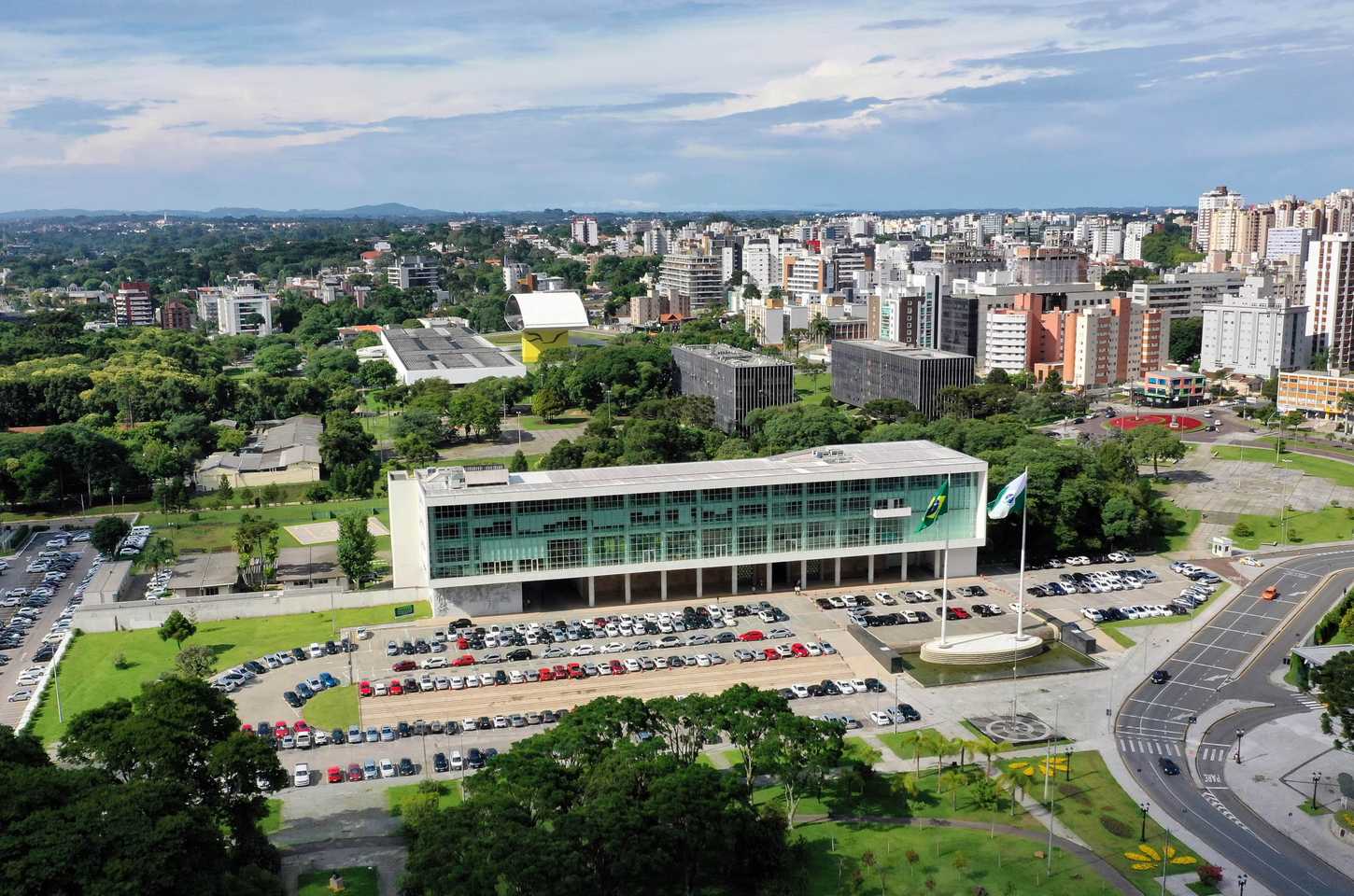 Governo do Paraná anuncia pacote de investimentos para o setor rural