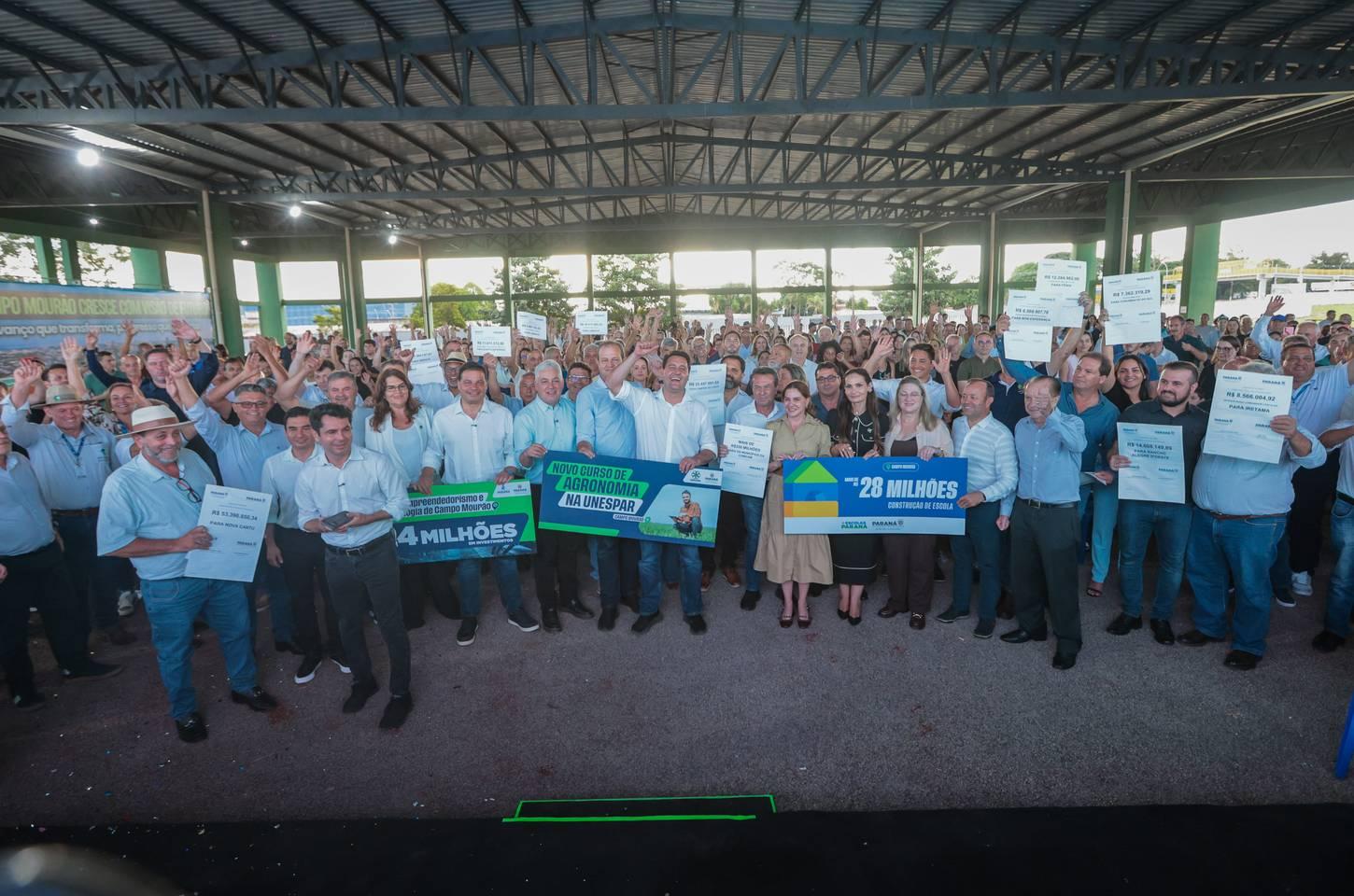 Governo do Paraná anuncia parque tecnológico e curso noturno de agronomia