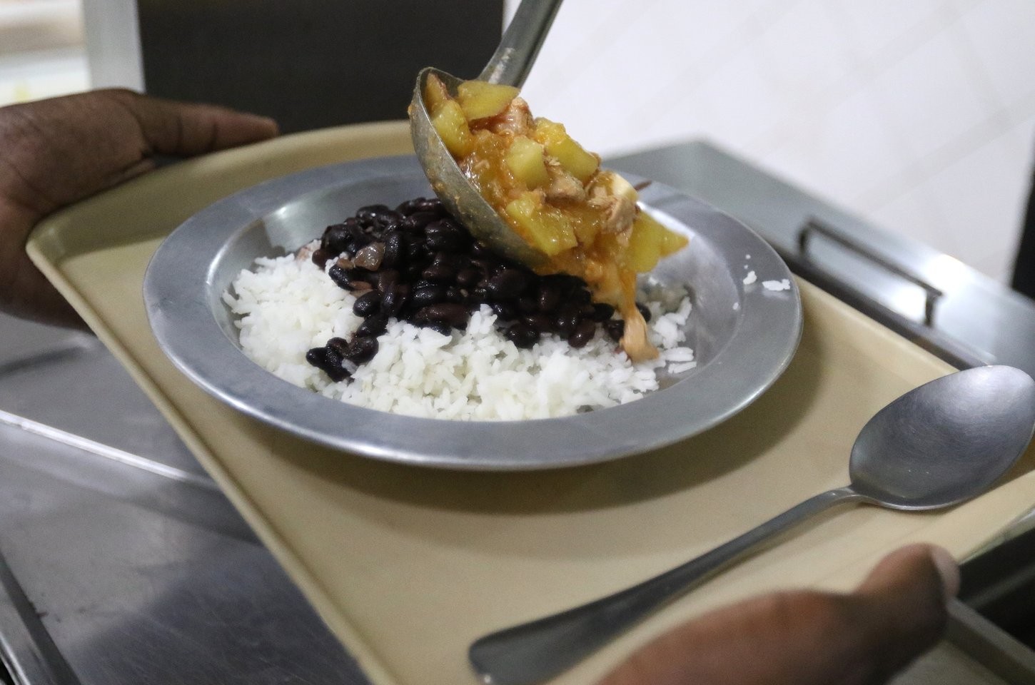 Governo do Rio cria Observatório da Fome Herbert de Souza para combater pobreza