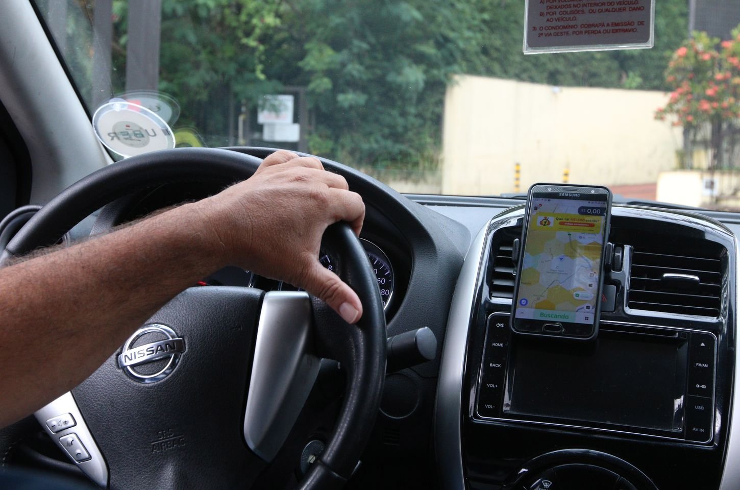 Governo federal lança programa de R$ 30 bilhões para motoristas de aplicativos e taxistas
