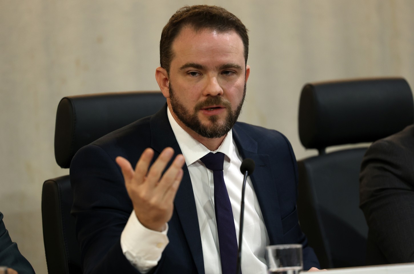 Governo propõe subvenção de R$ 1,20 por litro de diesel importado