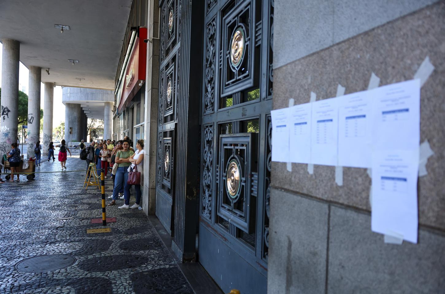 Governo prorroga validade do 'Enem dos Concursos' por mais um ano