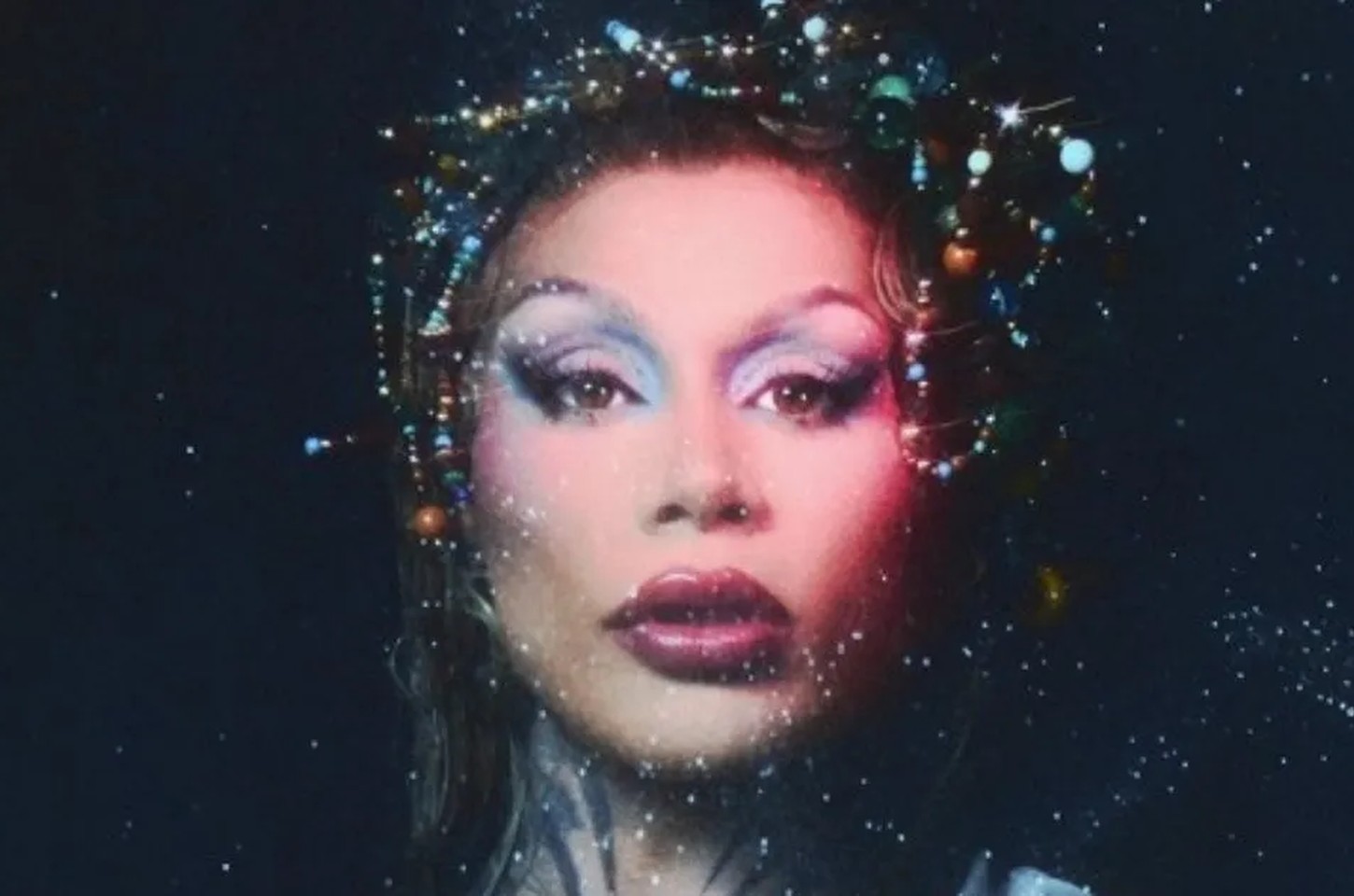 Grag Queen expande era "Cósmica" com remixes e parcerias especiais