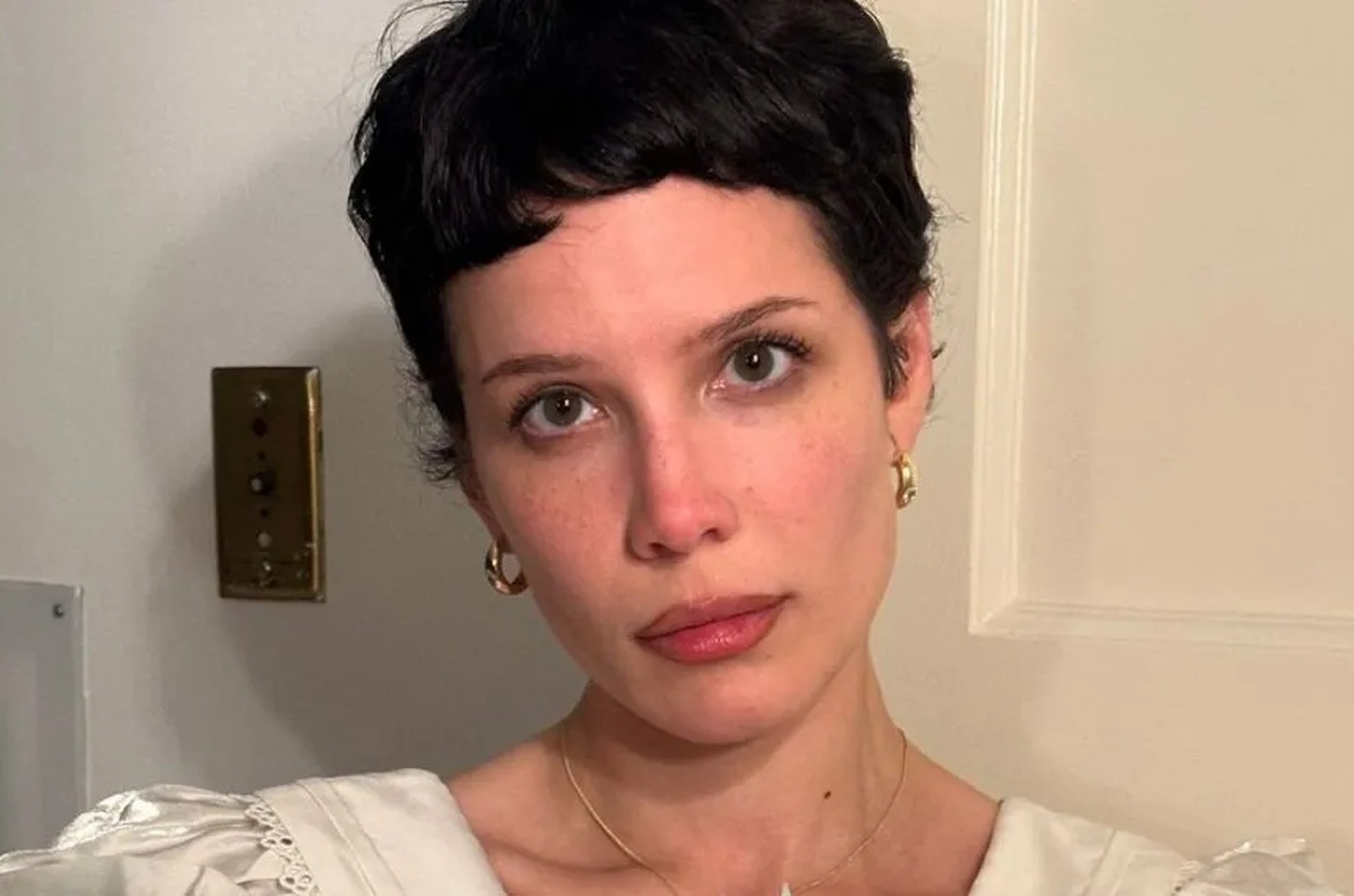 Halsey se desculpa após resposta ríspida sobre turnê no Brasil