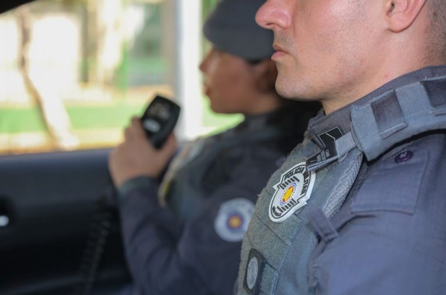 Homem confessa feminicídio e leva PMs ao corpo enterrado em mata