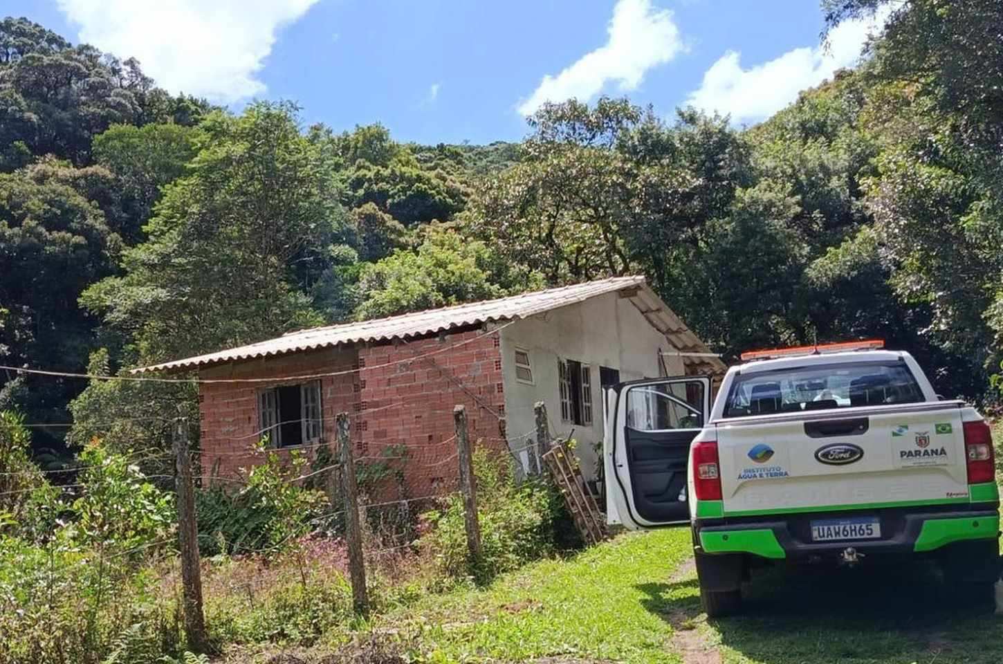 IAT fecha trilha clandestina e multa proprietário por acesso ilegal ao Pico Paraná