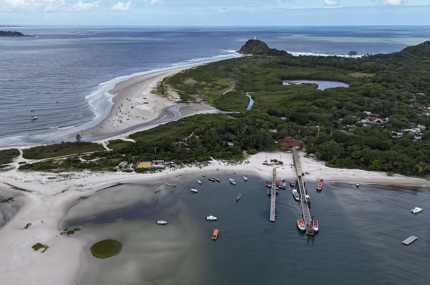 Ilha do Mel se prepara para novo futuro com controle de acesso e saneamento