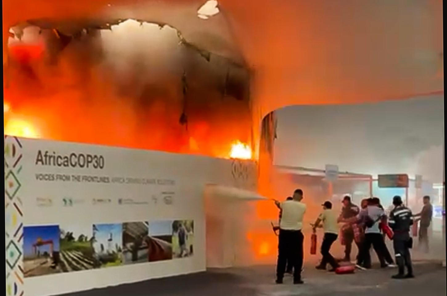 Incêndio atinge área da Blue Zone da COP30 em Belém