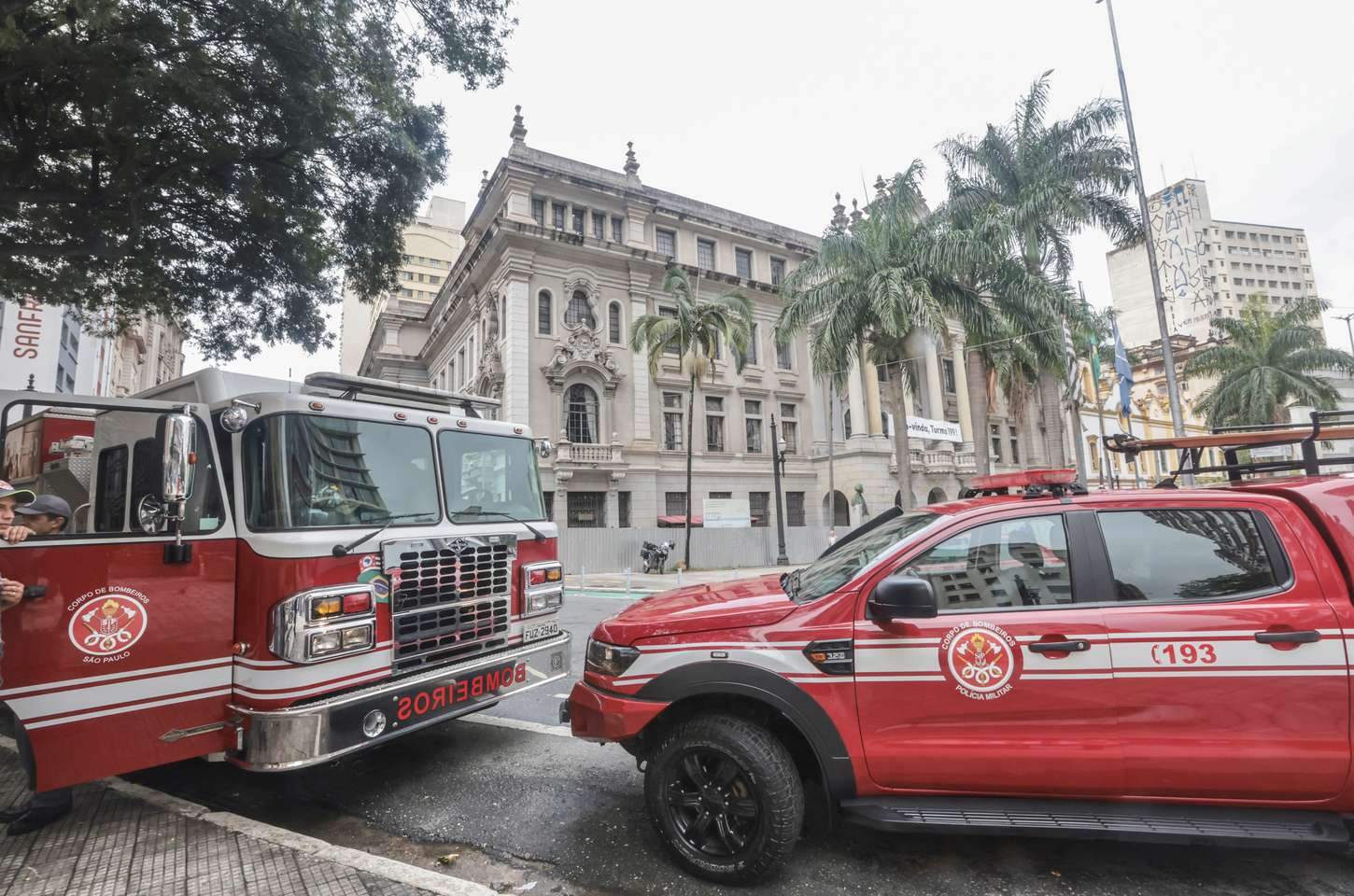Incêndio atinge Faculdade de Direito da USP no Largo São Francisco