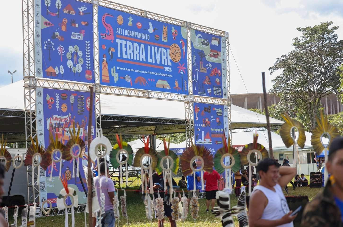 Indígenas marcham em Brasília contra exploração de petróleo em terras tradicionais