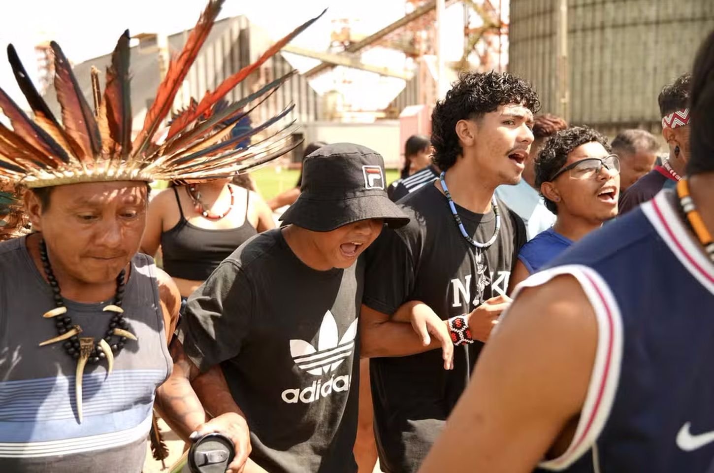 Indígenas ocupam terminal da Cargill em protesto contra privatização de rios