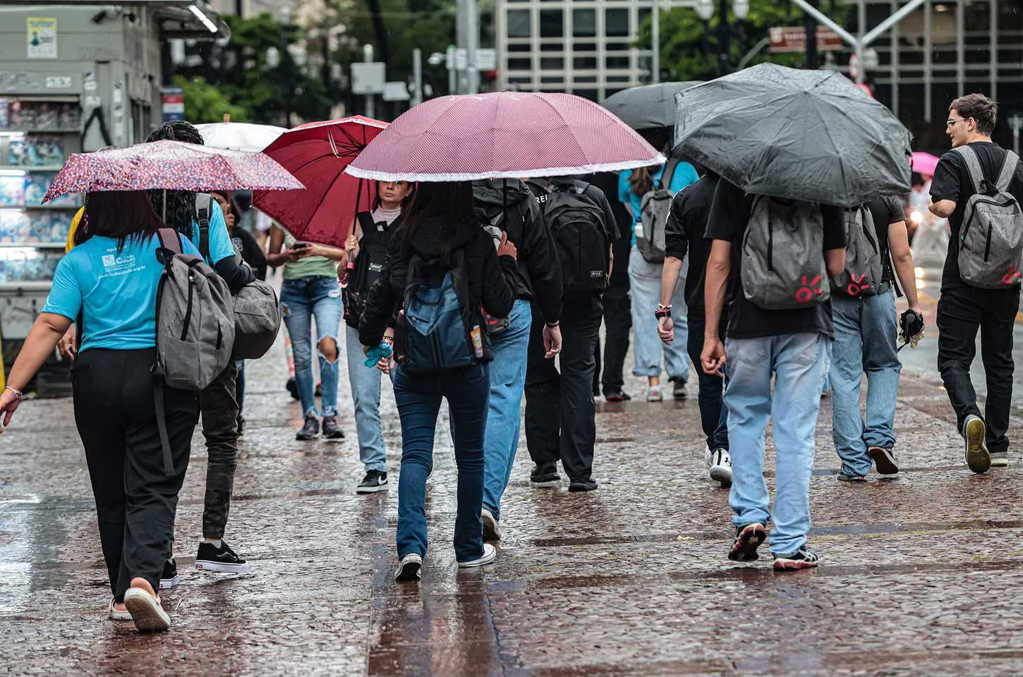 Inmet emite alerta vermelho para chuvas intensas no Sudeste