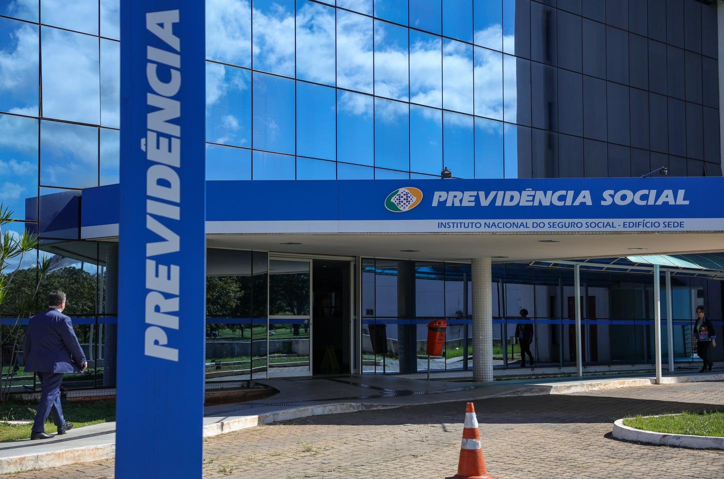 INSS fecha agências em mais de 90 cidades nesta terça-feira