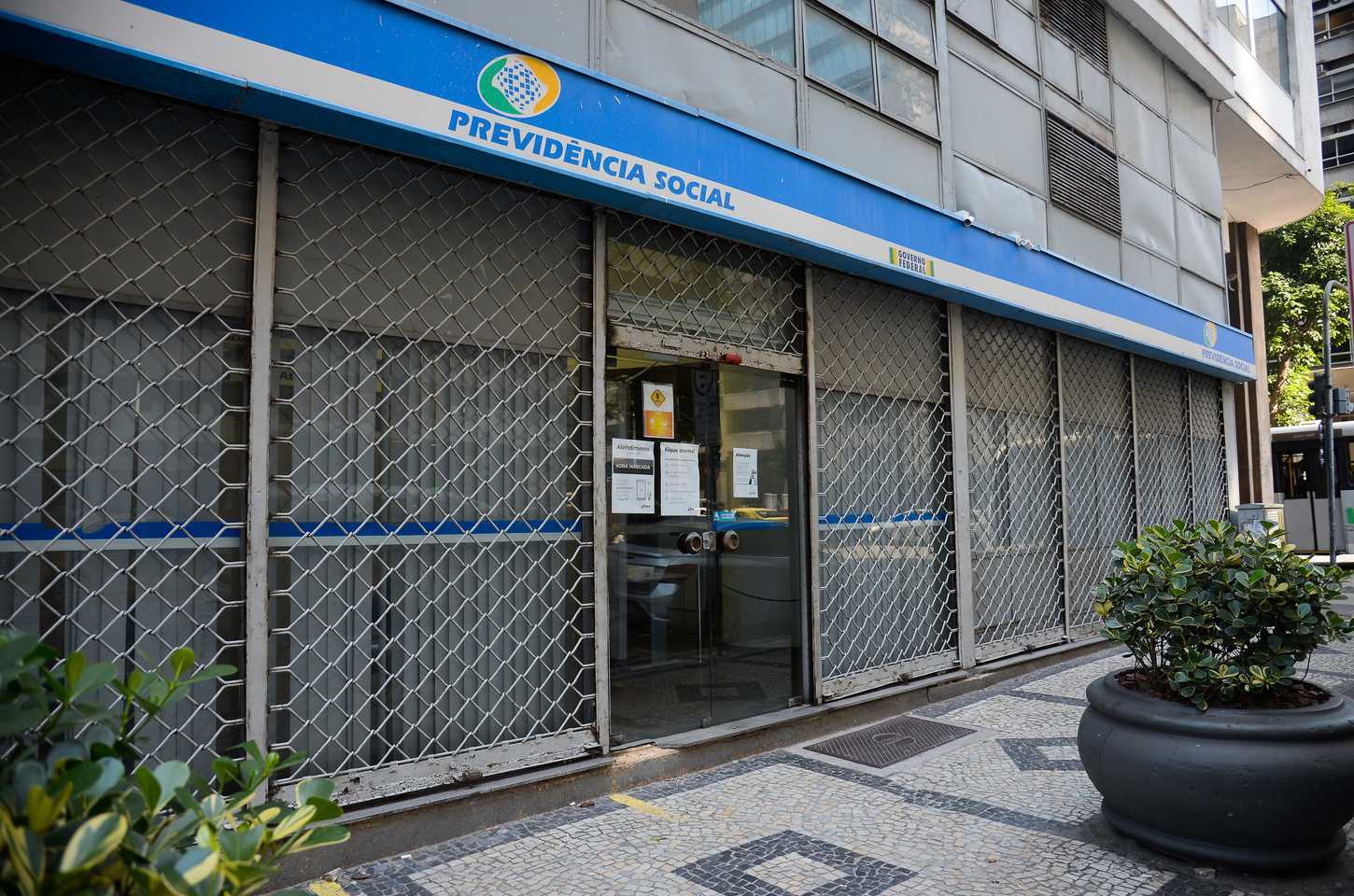 INSS inicia análise de mais de 105 mil benefícios com fila nacional