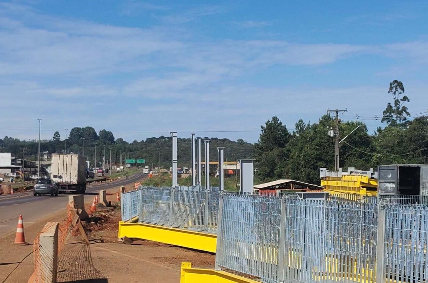 Interdição total da PRC-466 em Pitanga para instalação de passarela