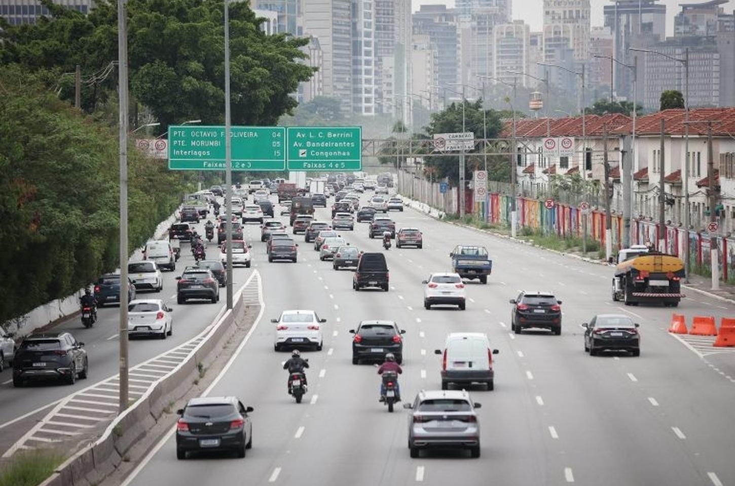 IPVA 2026 em SP: calendário retomado e prazos para placa 7 e caminhões