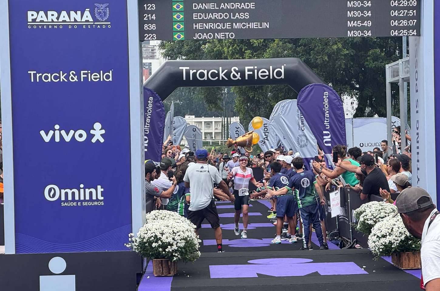 Ironman 70.3 estreia em Curitiba com domínio brasileiro e impacto milionário