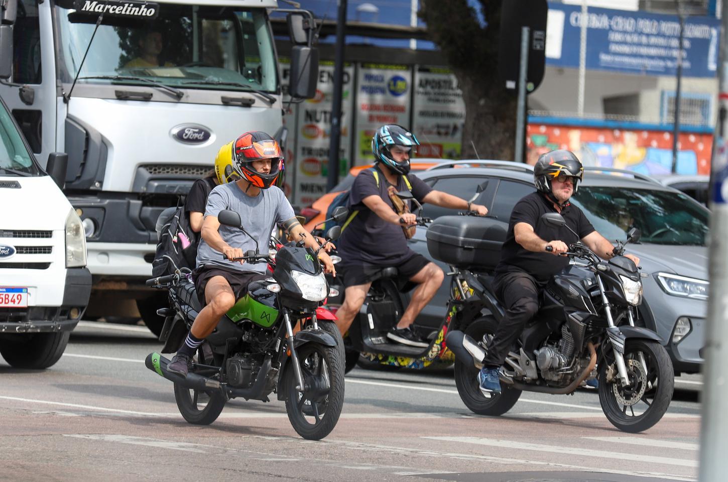 Isenção de IPVA impulsiona vendas de motos no Paraná, que mais que dobram em 2025