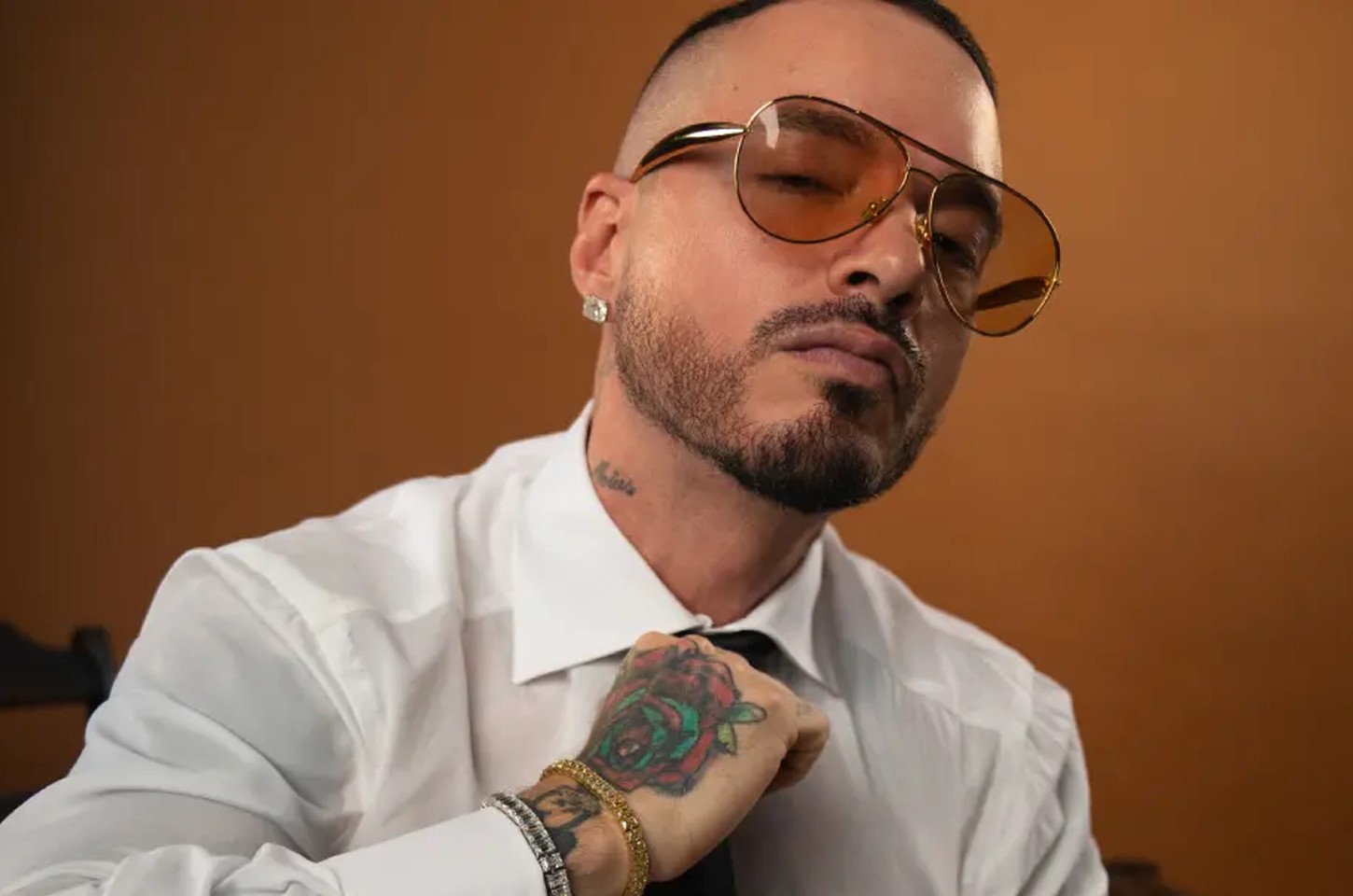 J Balvin: do desejo de ajudar a família ao estrelato global