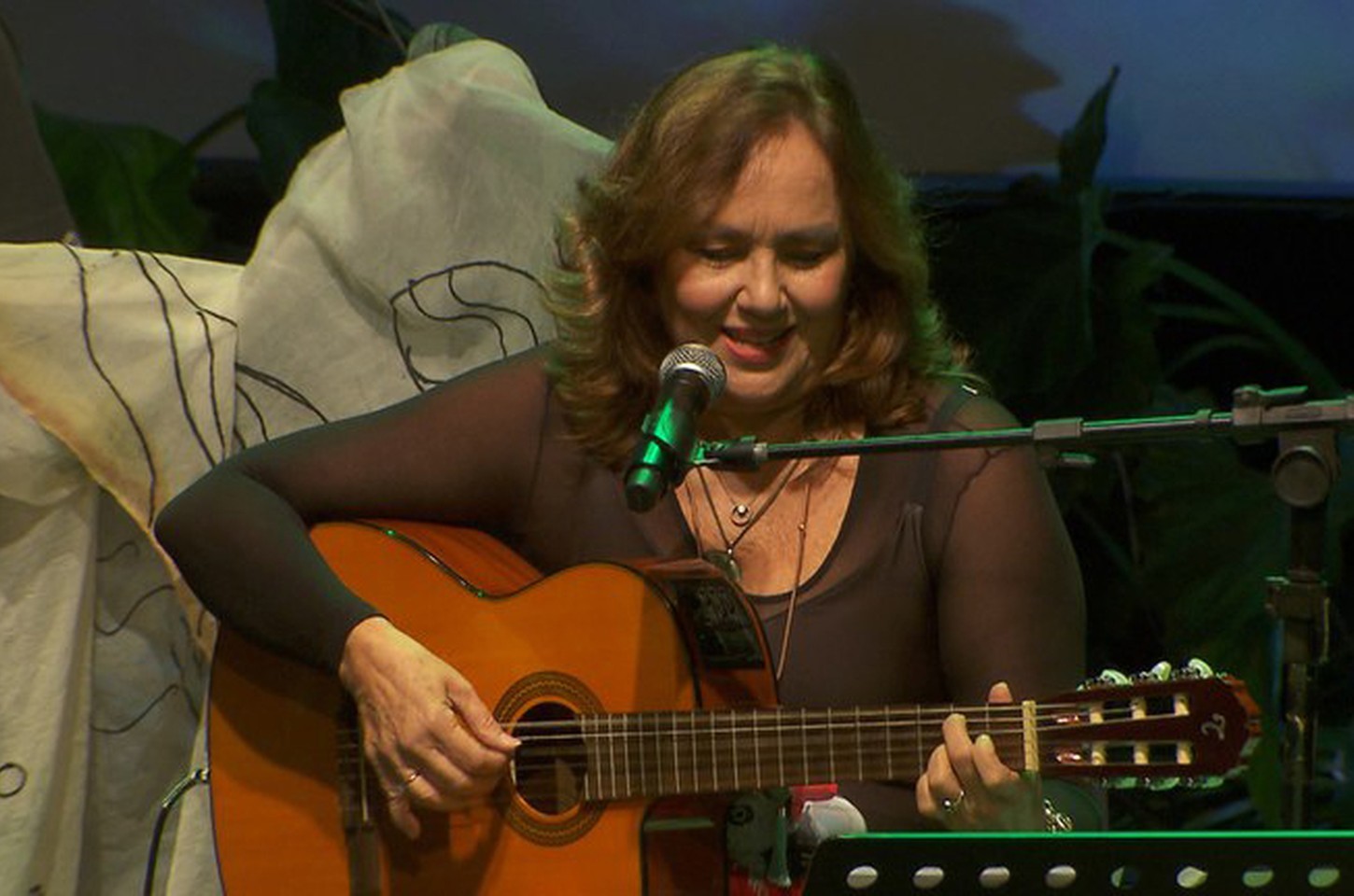 Jane Duboc canta clássicos inspirados na água na TV Brasil