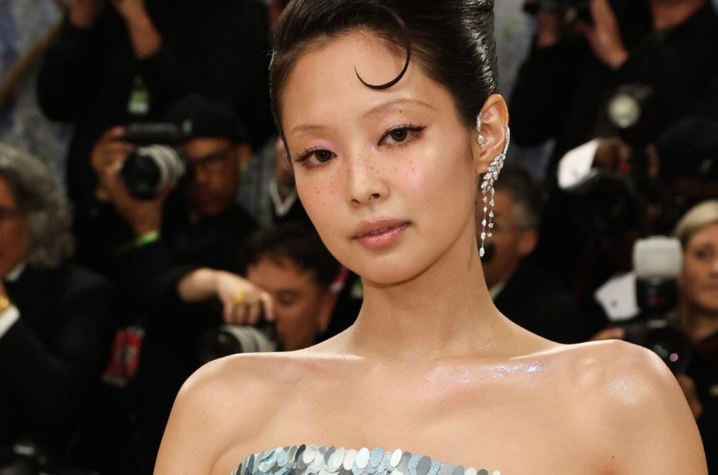 Jennie do BLACKPINK fatura R$ 83 milhões com agência solo em dois anos