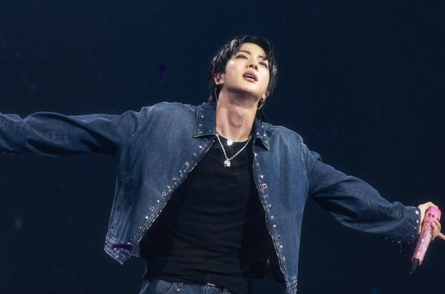 Jin do BTS lidera ranking de álbuns K-pop em 2025 com 'Echo'
