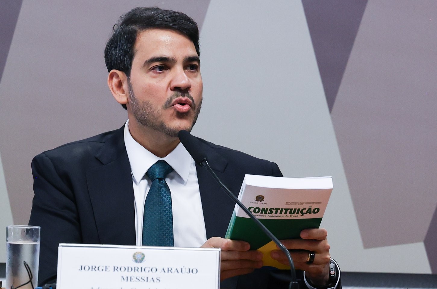 Jorge Messias defende autocontenção do STF em pautas que dividem a sociedade