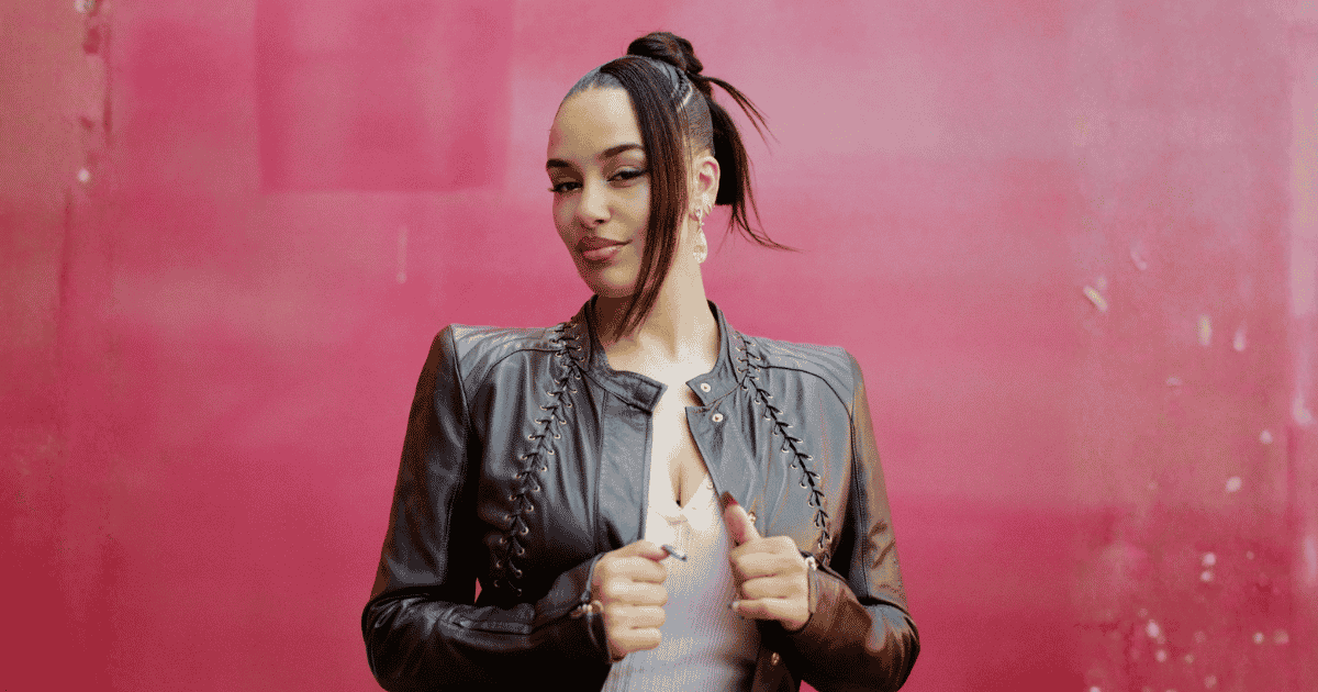 Jorja Smith anuncia nova música 'What’s Done Is Done' e mostra maturidade artística