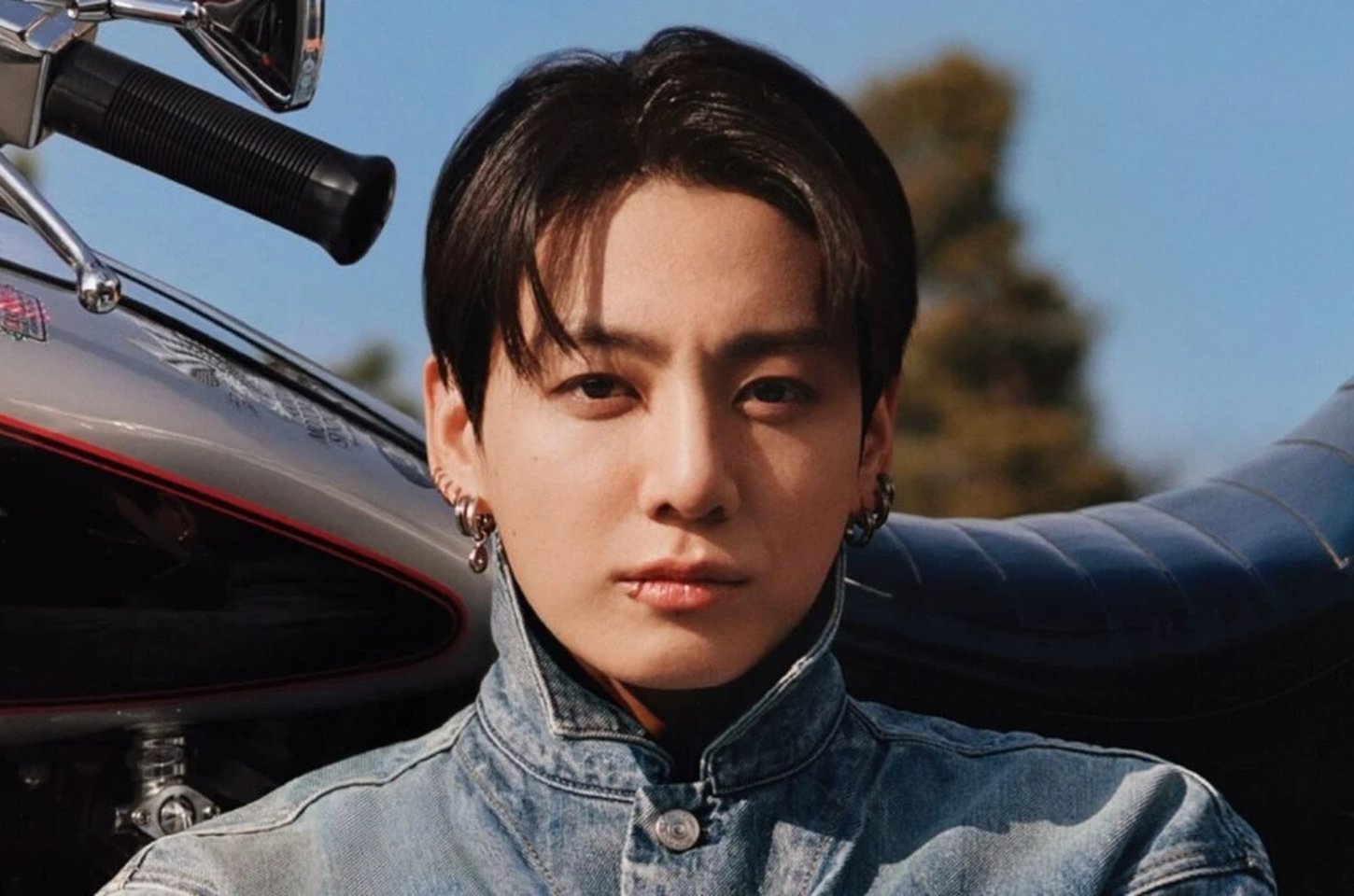 Jung Kook do BTS lança coleção com Calvin Klein