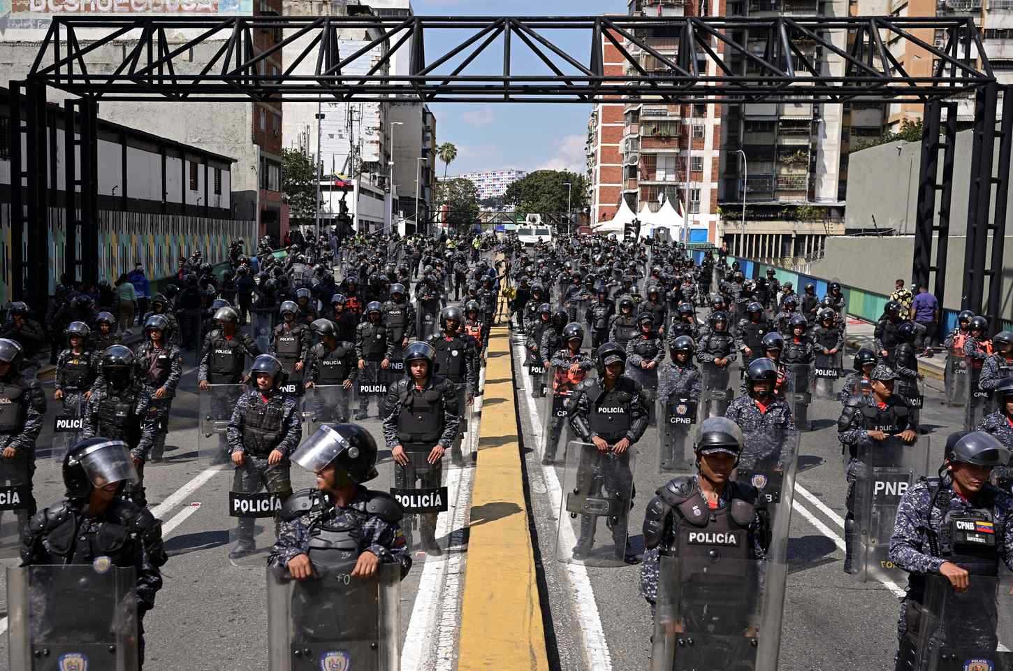 Juristas pedem ao TPI investigação contra EUA por crimes na Venezuela