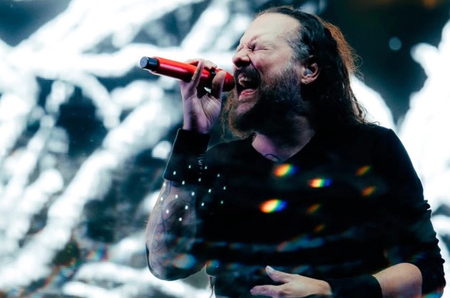 Korn faz 150º show internacional no Allianz Parque e público vaia proibição de sinalizadores