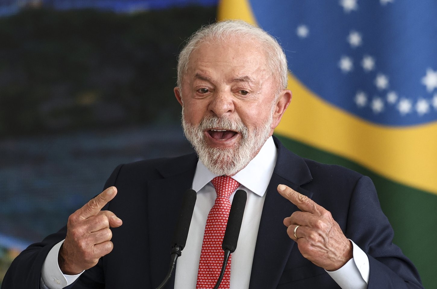 Lei autoriza pagamento retroativo de direitos congelados a servidores