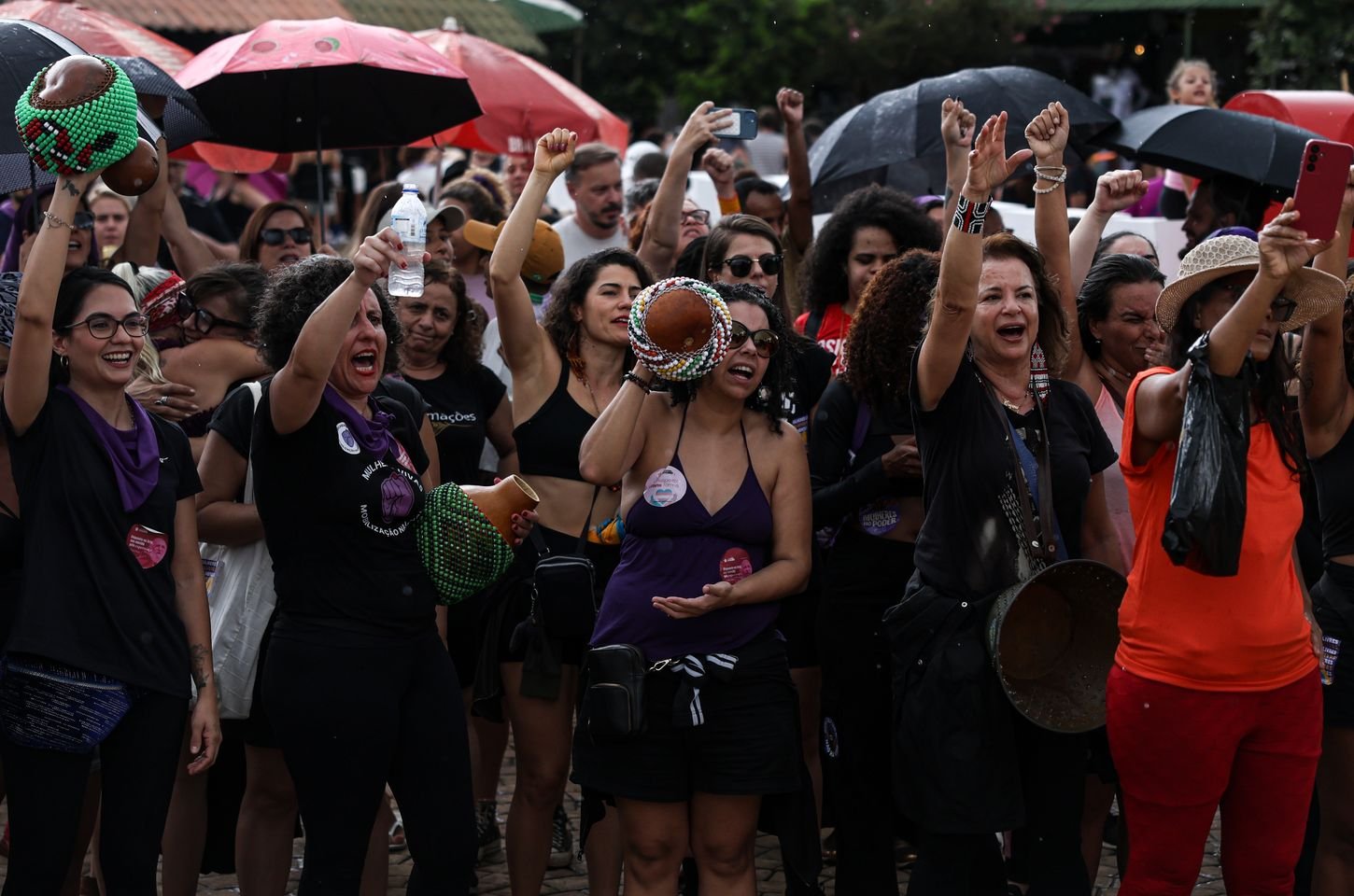 Levante contra feminicídio reúne milhares em Brasília e denuncia omissão do Estado