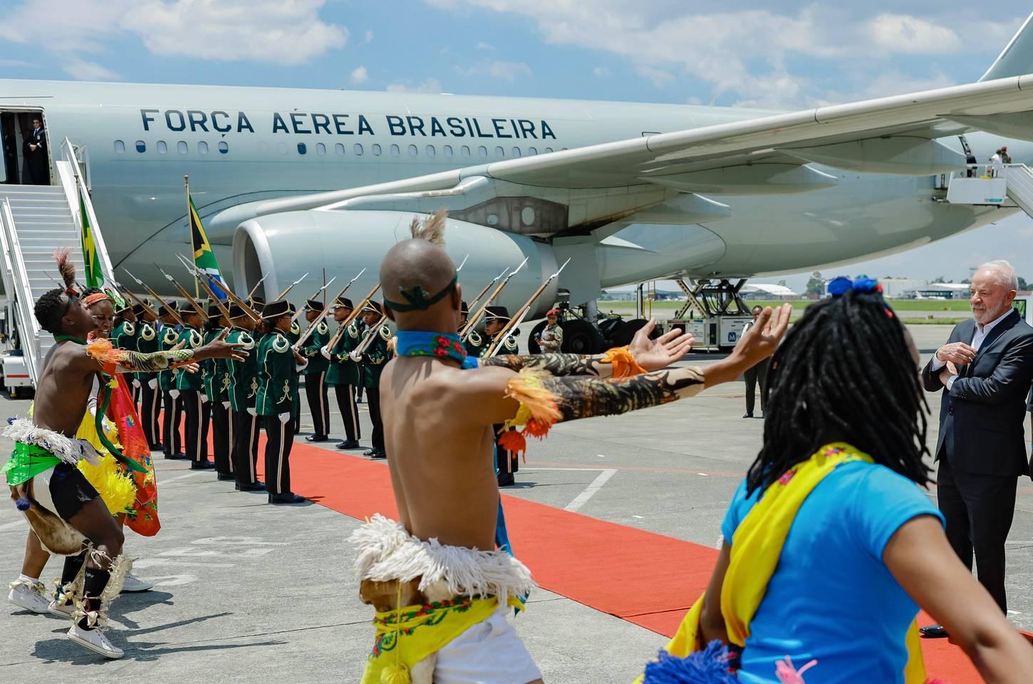 Lula chega à África do Sul para cúpula do G20 e reforça agenda do Brasil