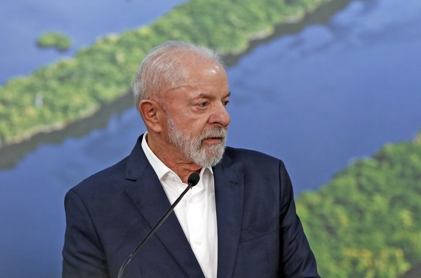 Lula comemora suspensão de tarifas dos EUA e convida Trump para visita