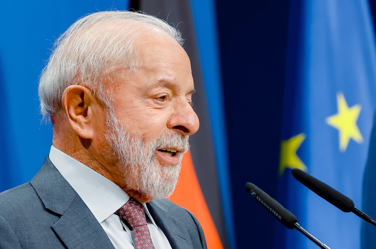Lula critica ameaça de veto dos EUA à participação da África do Sul no G20