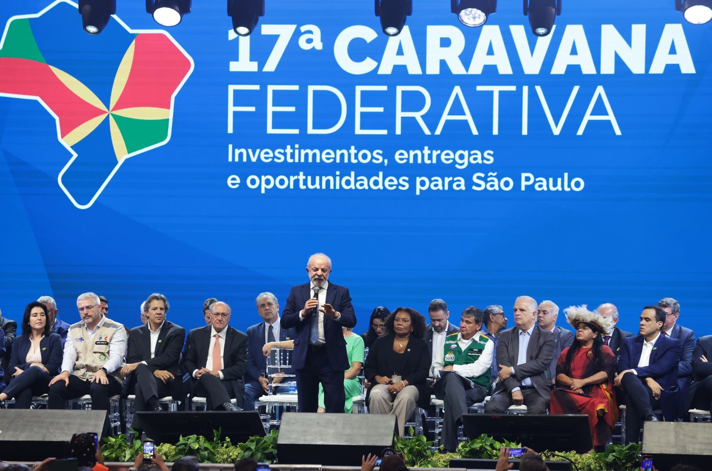 Lula critica corte tímido da Selic e questiona influência da guerra