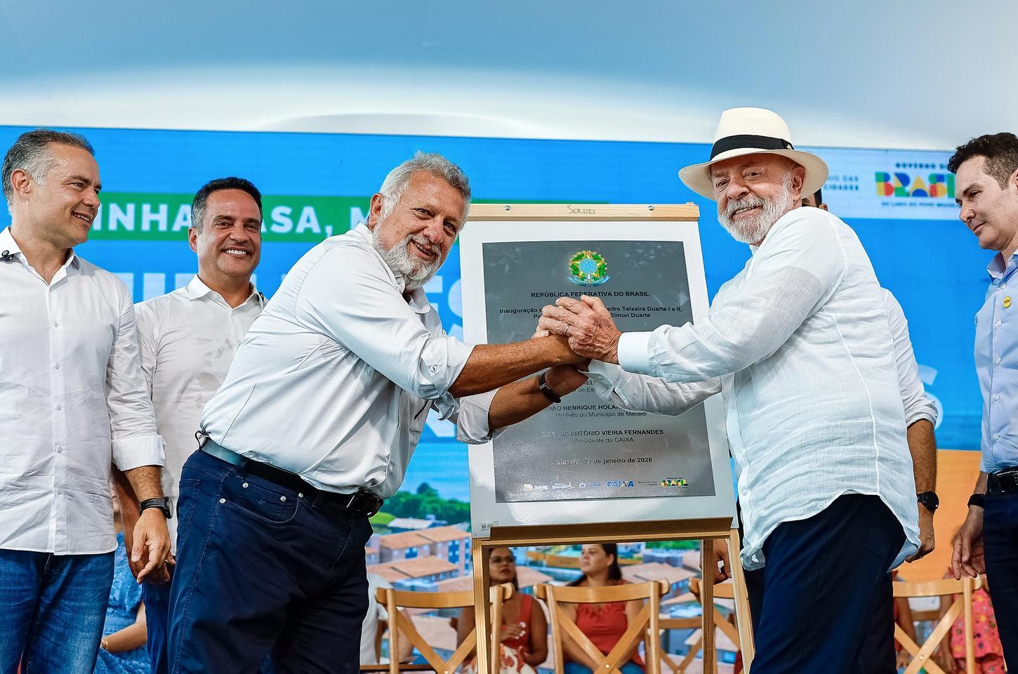 Lula critica defensores de banqueiro e celebra metas do Minha Casa, Minha Vida