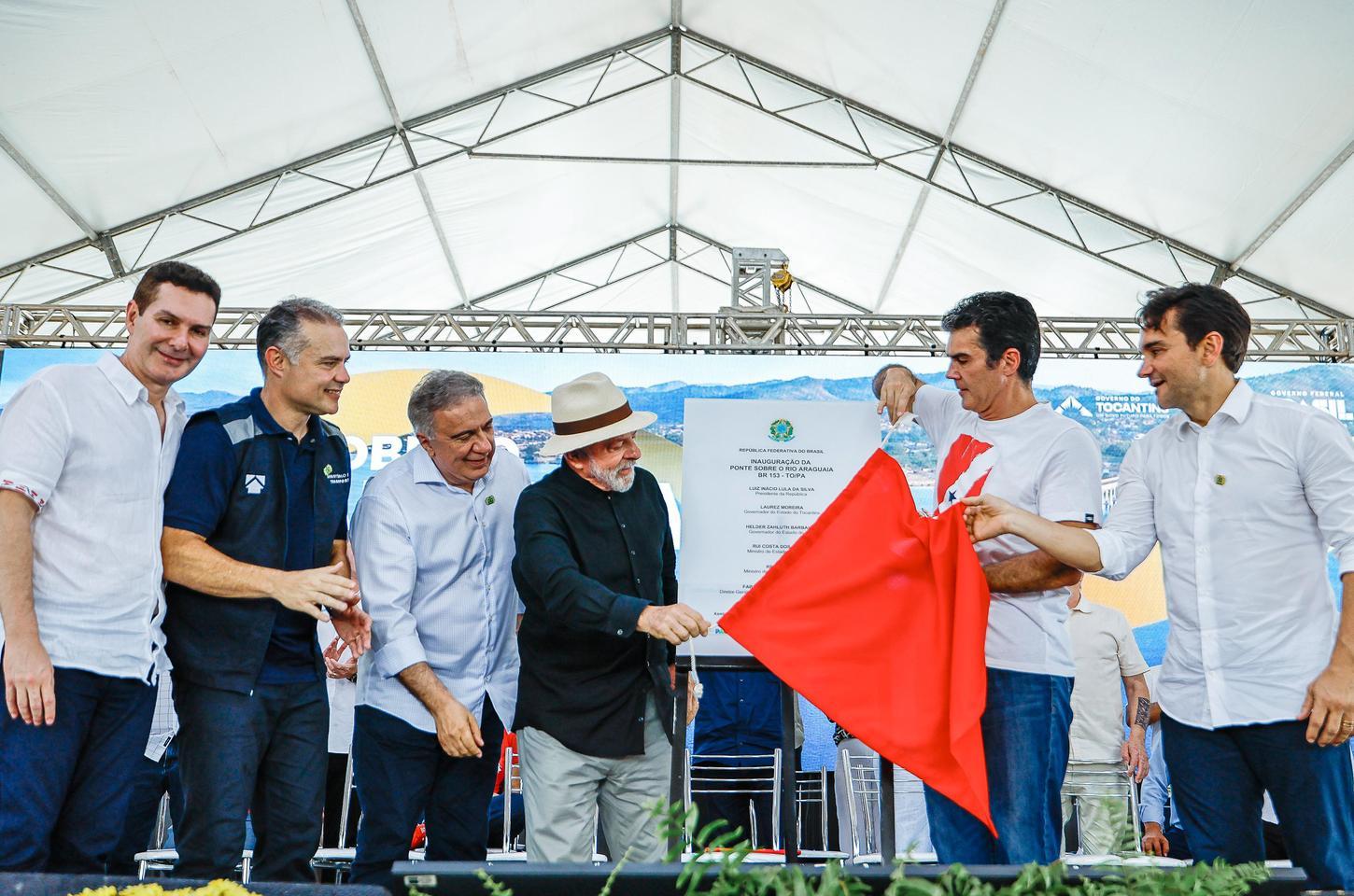 Lula defende continuidade de obras públicas em inauguração de ponte no Norte
