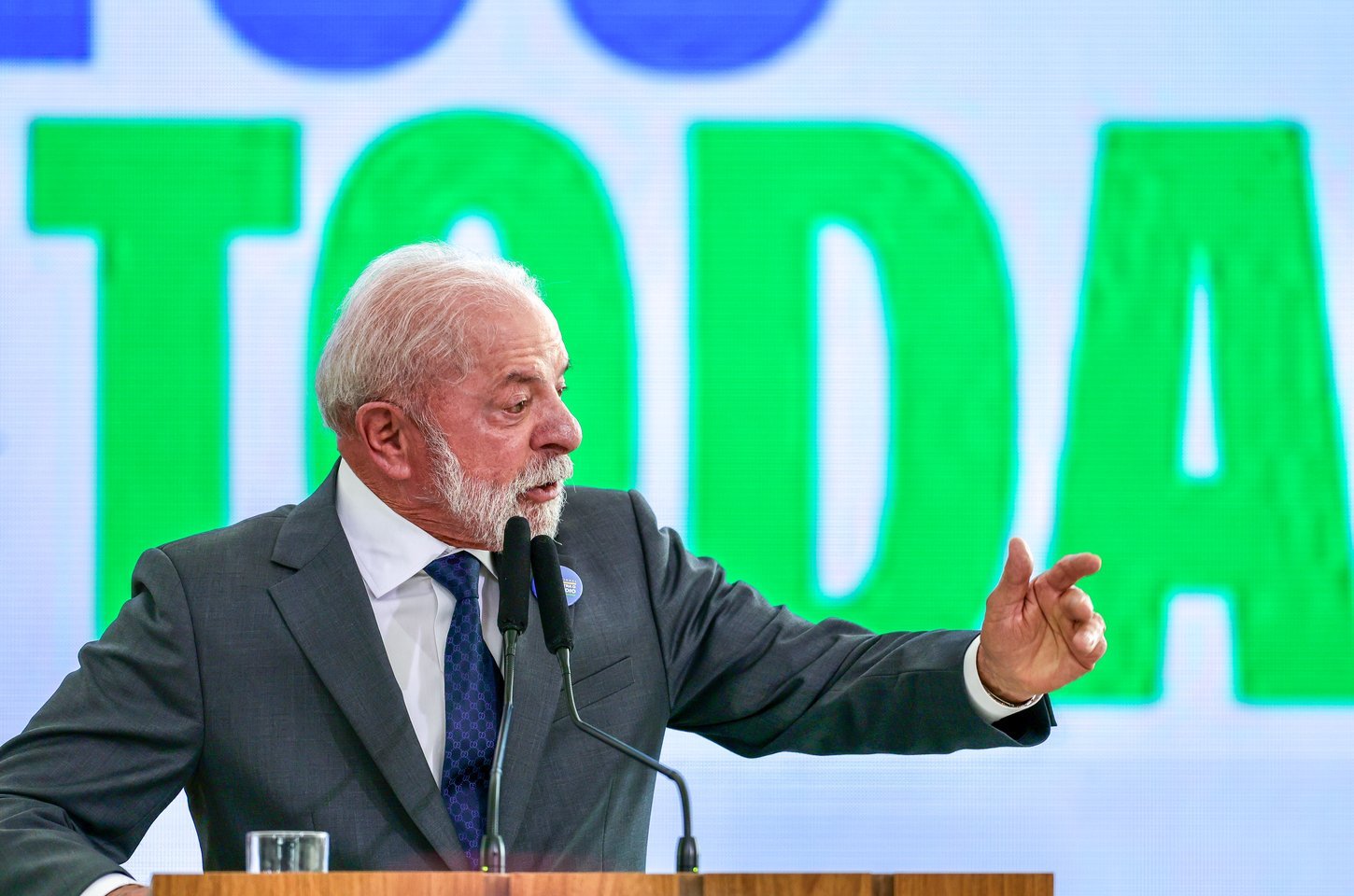 Lula defende pacto contra feminicídio e diz que leis precisam 'pegar'